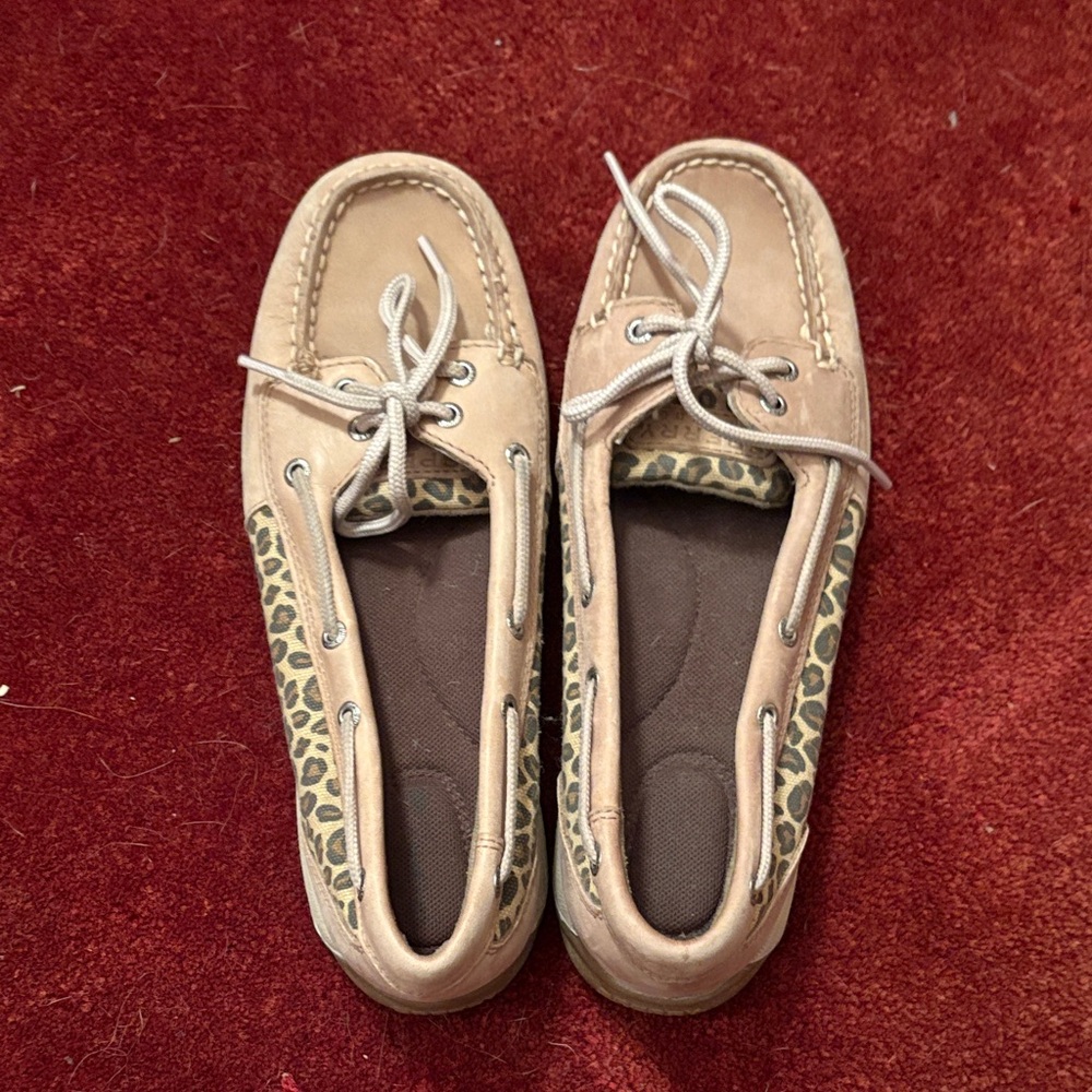 Sperry Women's Tan Boat Shoes with Leopard Print Size 7.5
